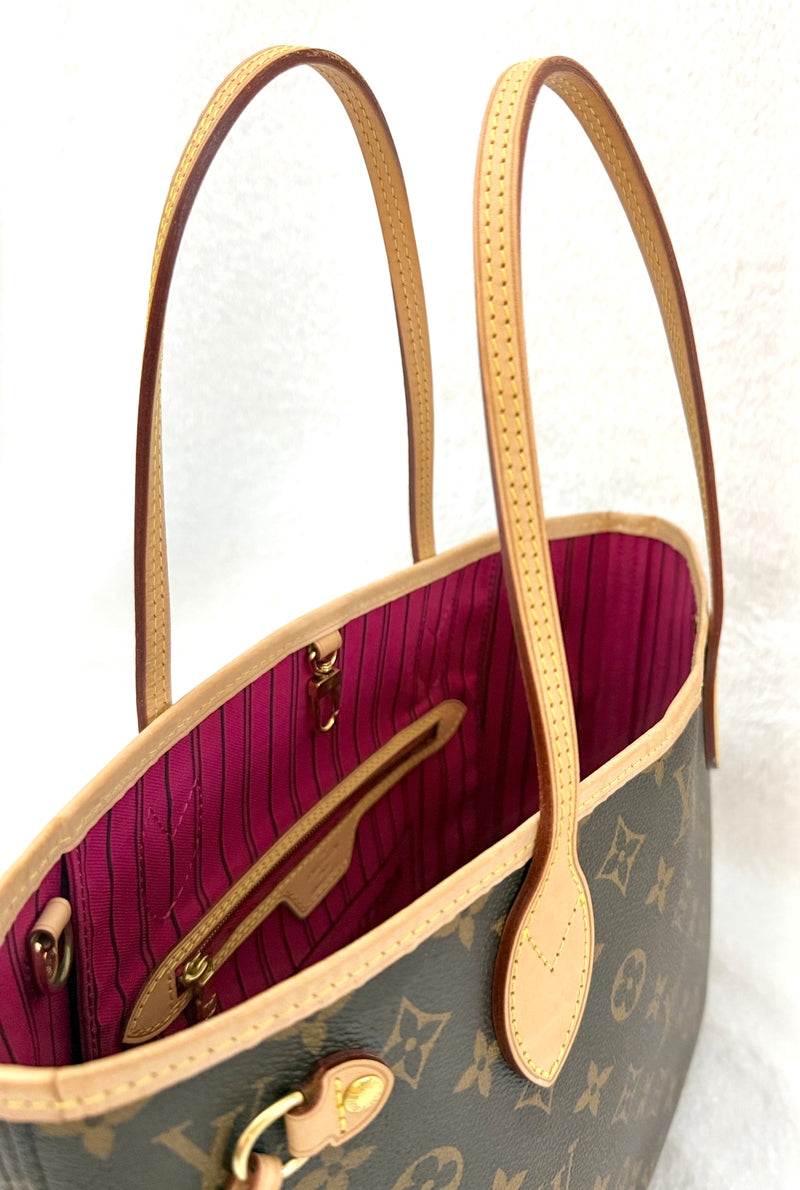 Louis Vuitton Monogram Neverfull PM
Tote Pivoine Interior