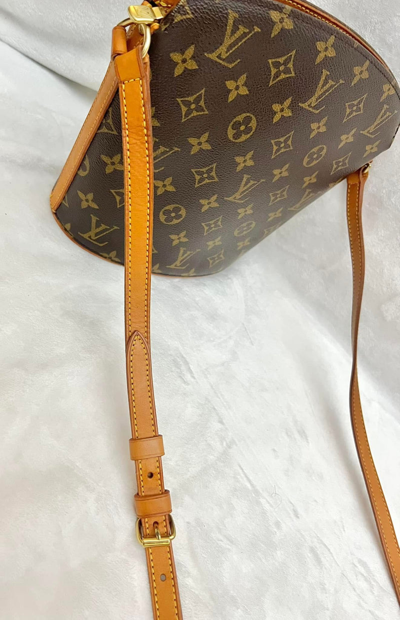 Louis Vuitton Monogram Drouot CROSSBODY
