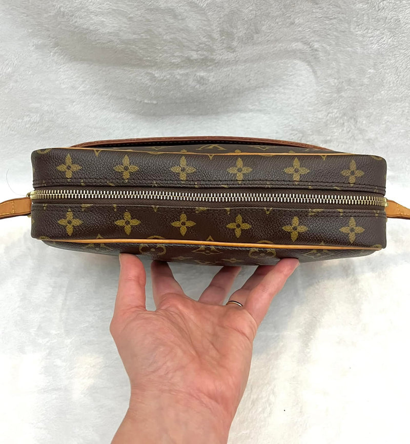 Louis Vuitton Trocadero 27 Crossbody