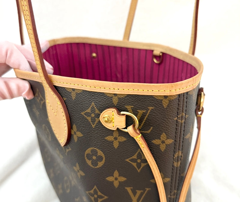 Louis Vuitton Monogram Neverfull PM
Tote Pivoine Interior