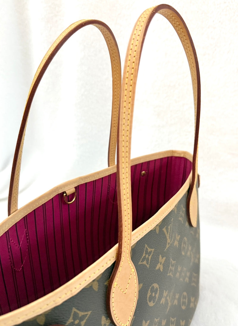 Louis Vuitton Monogram Neverfull PM
Tote Pivoine Interior