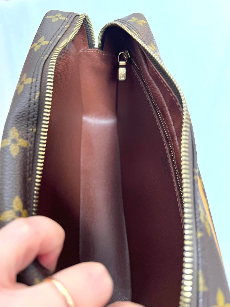 Louis Vuitton Trocadero 27 Crossbody