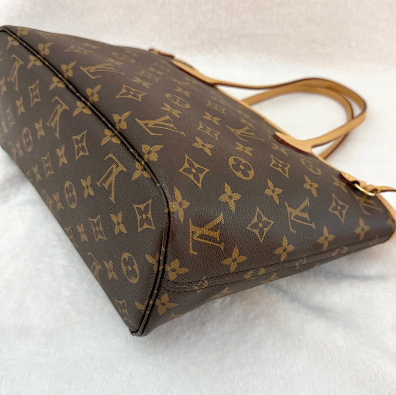 Louis Vuitton Monogram Neverfull PM
Tote Pivoine Interior