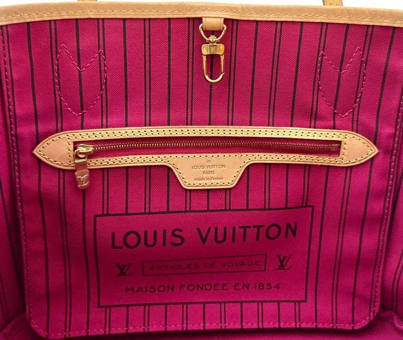 Louis Vuitton Monogram Neverfull PM
Tote Pivoine Interior