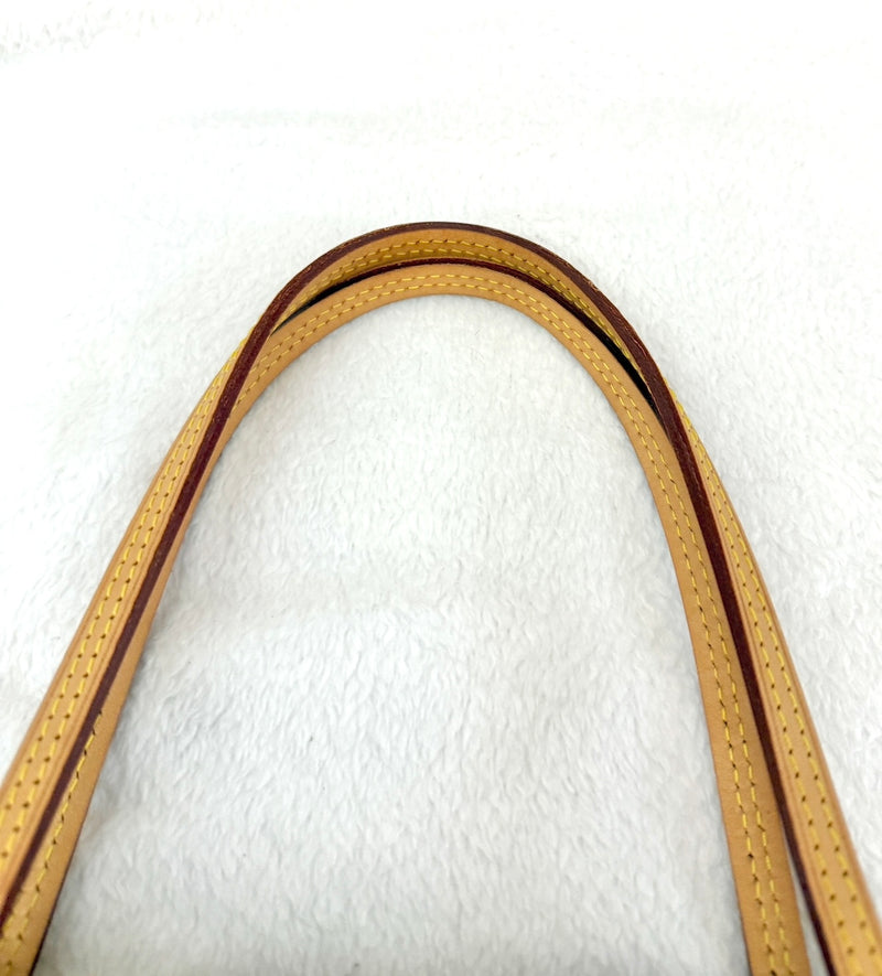 Louis Vuitton Monogram Neverfull PM
Tote Pivoine Interior