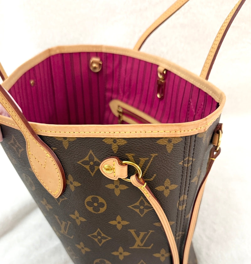 Louis Vuitton Monogram Neverfull PM
Tote Pivoine Interior