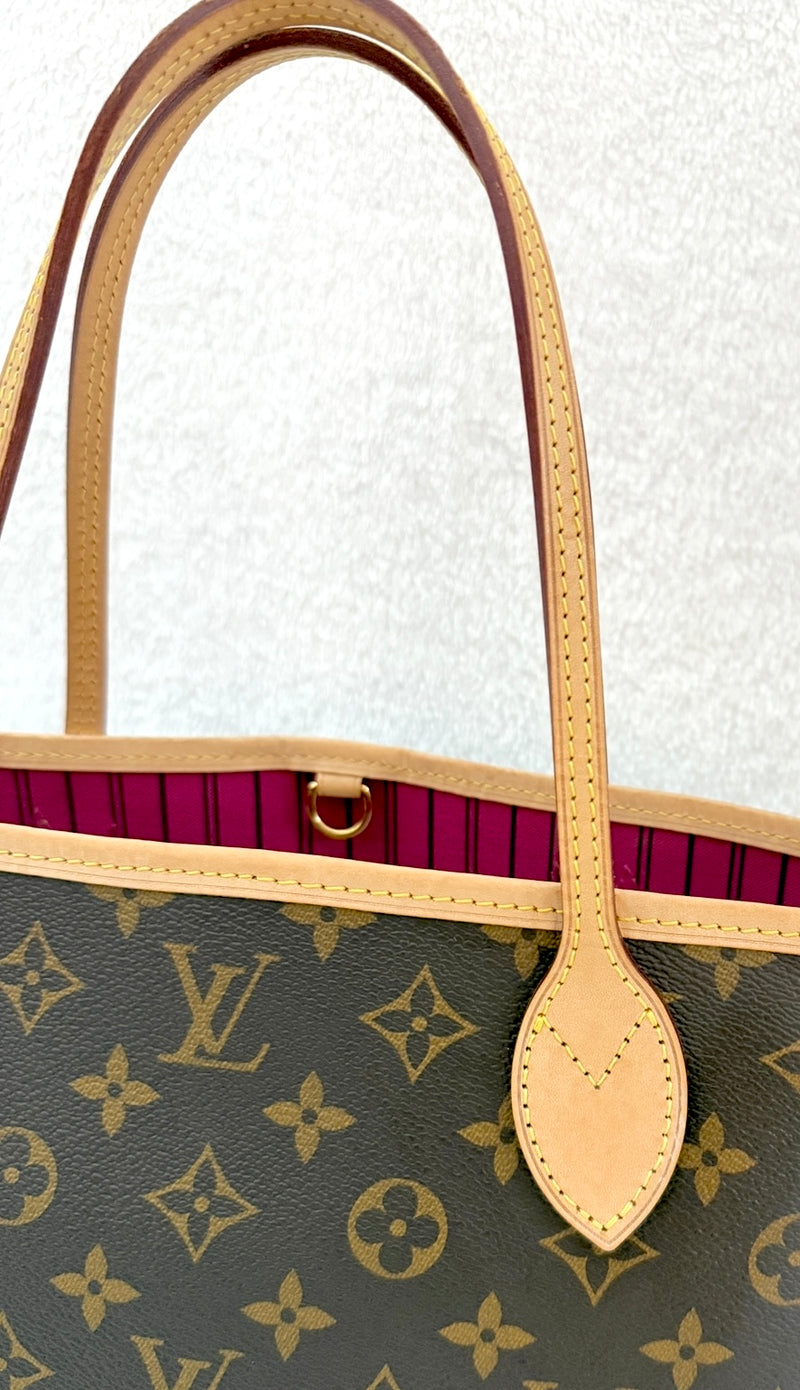 Louis Vuitton Monogram Neverfull PM
Tote Pivoine Interior