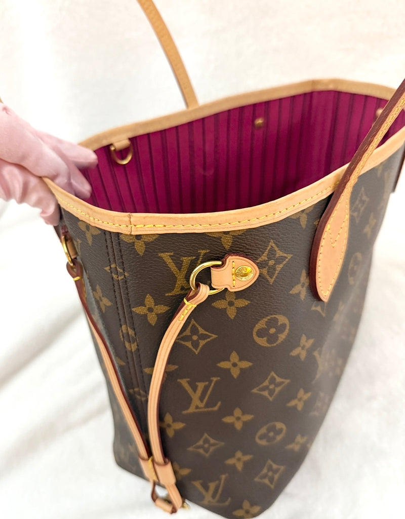 Louis Vuitton Monogram Neverfull PM
Tote Pivoine Interior