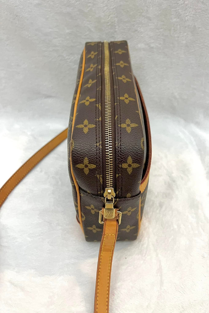 Louis Vuitton Trocadero 27 Crossbody