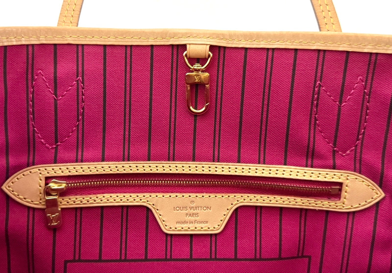 Louis Vuitton Monogram Neverfull PM
Tote Pivoine Interior