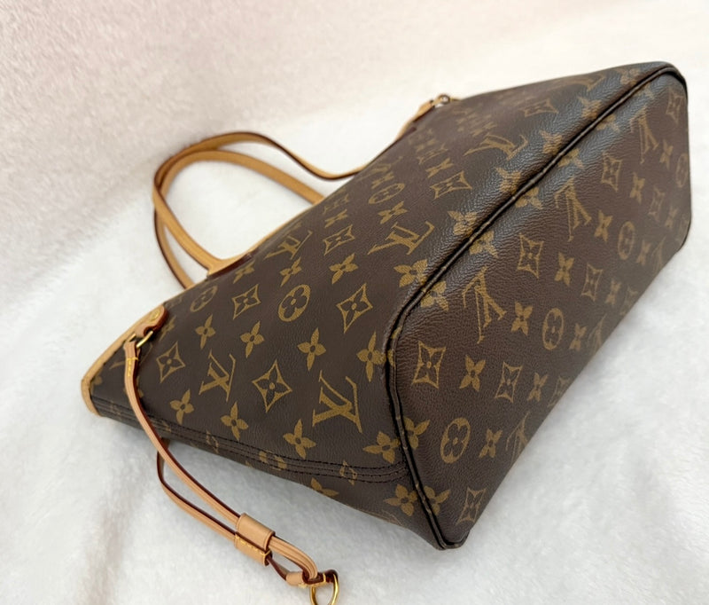Louis Vuitton Monogram Neverfull PM
Tote Pivoine Interior