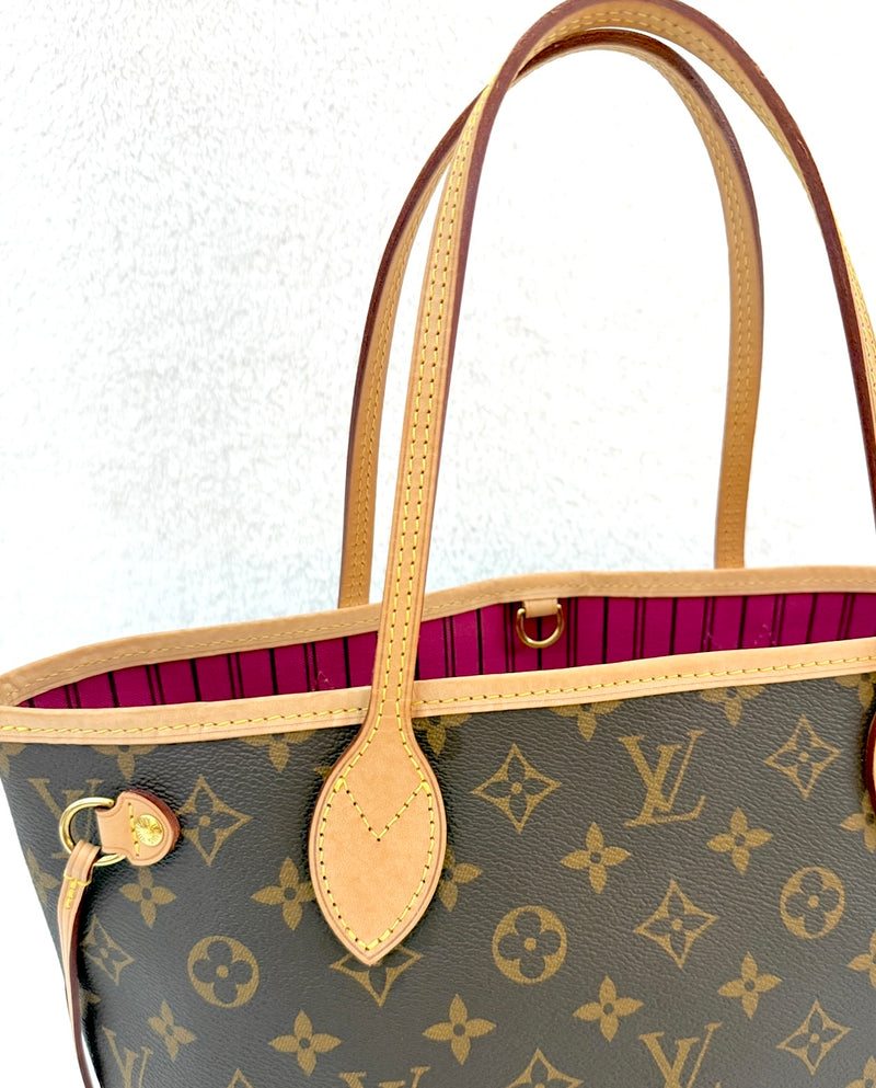 Louis Vuitton Monogram Neverfull PM
Tote Pivoine Interior